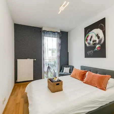 R'apparts T3 Pop Culture Apartment Grenoble