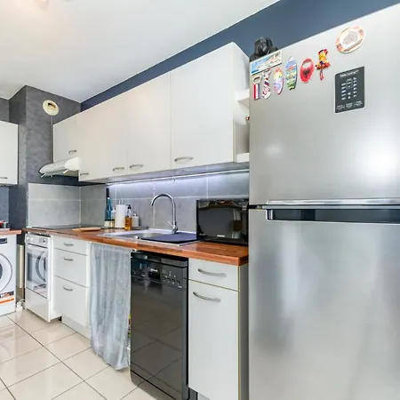 R'apparts T3 Pop Culture Apartment *