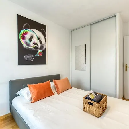Apartment R'apparts T3 Pop Culture