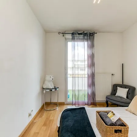 Apartment R'apparts T3 Pop Culture