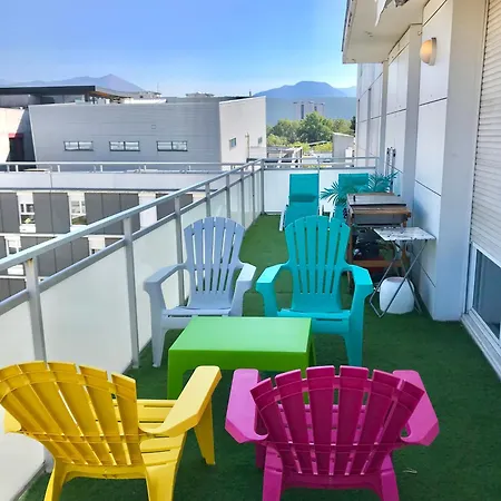 R'apparts T3 Pop Culture Apartment *